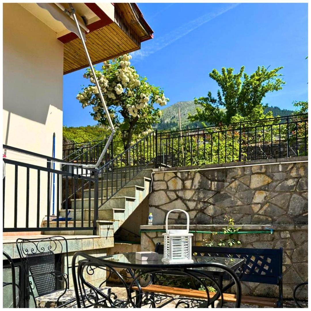 Memories Apartments Μονοκατοικία Στο Καρπενήσι Exterior foto